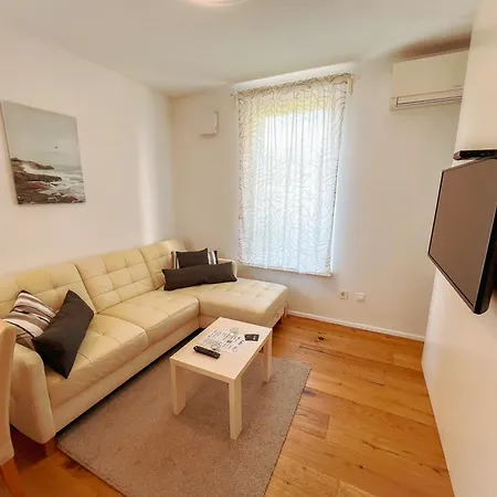 Apartma Natasa Izola Lägenhet